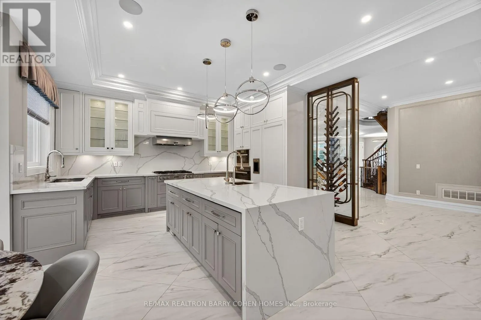 18 SUNCREST DRIVE