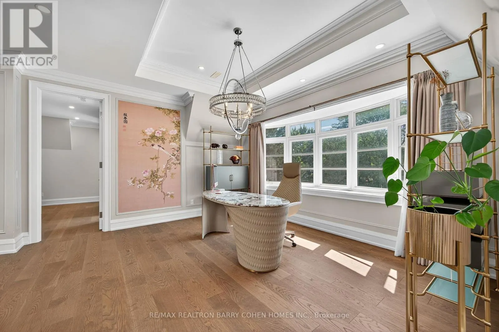 18 SUNCREST DRIVE