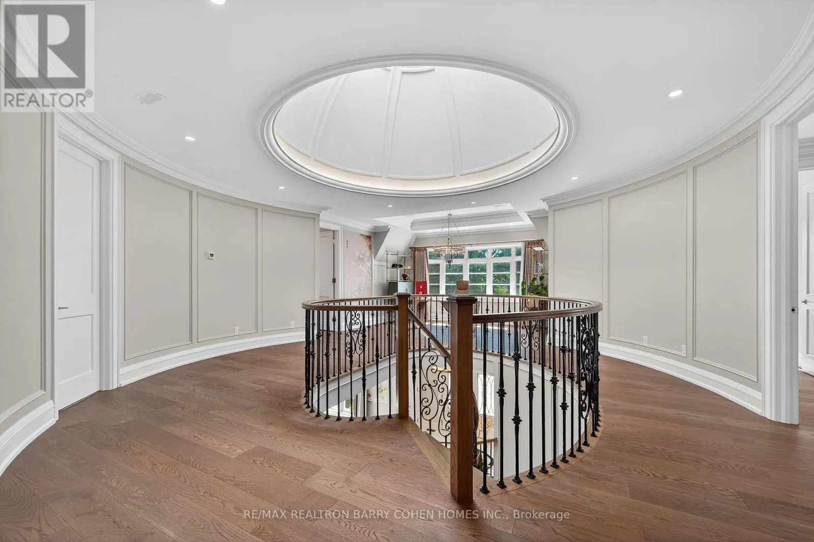 18 SUNCREST DRIVE
