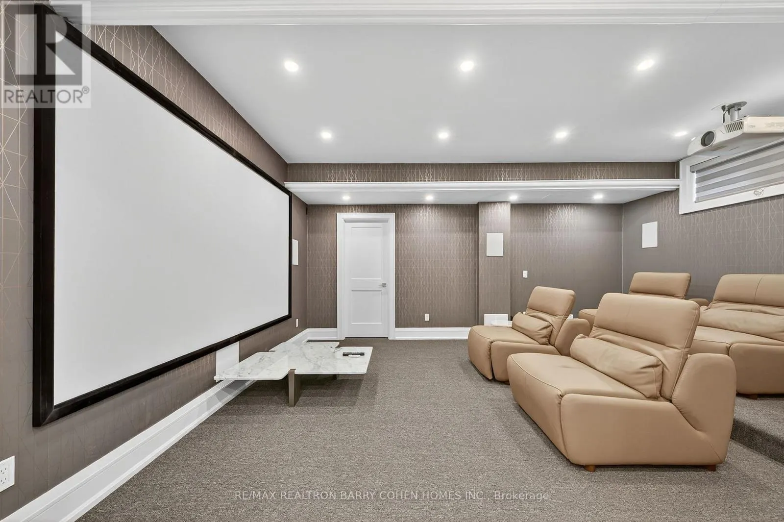18 SUNCREST DRIVE