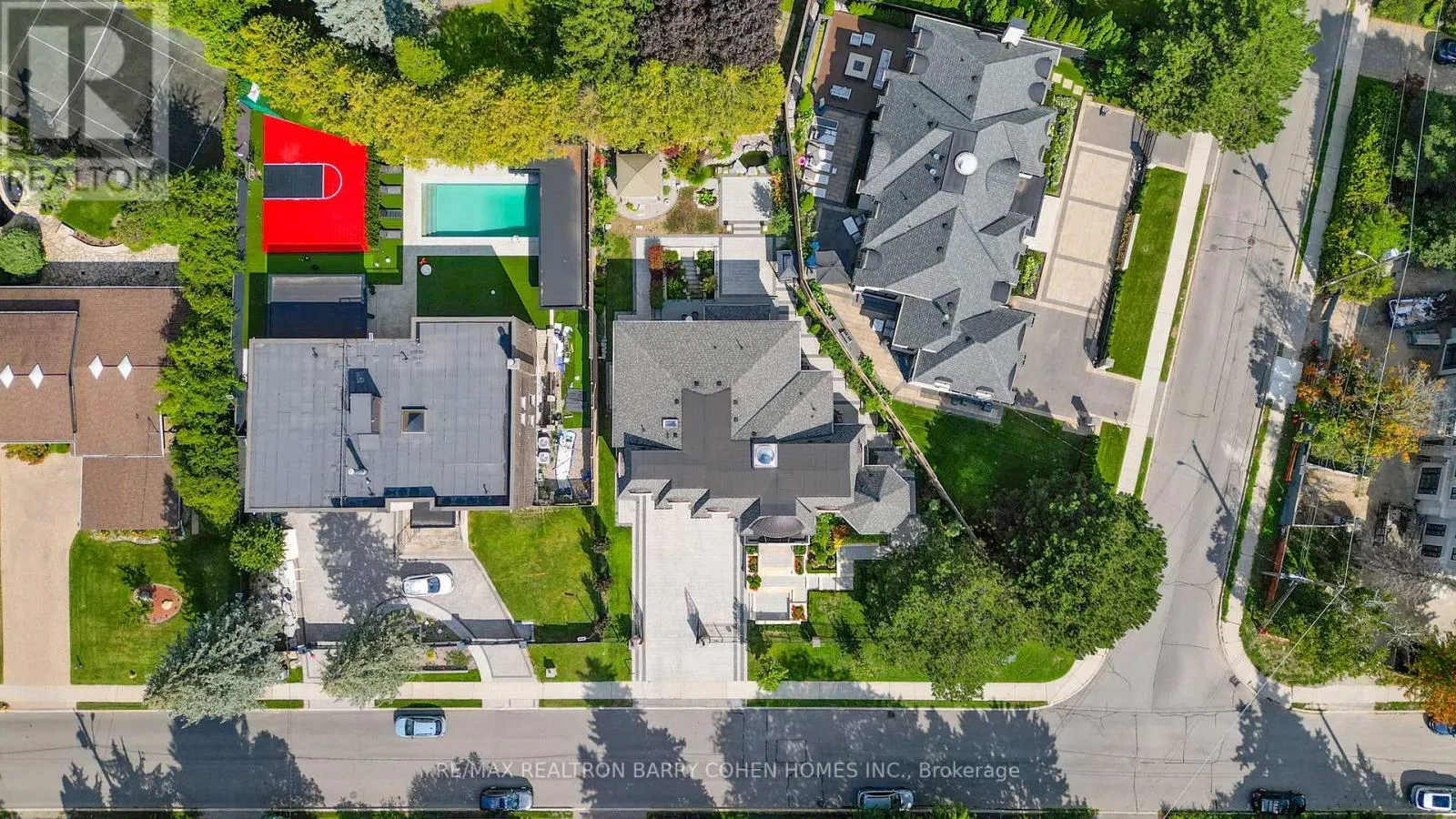 18 SUNCREST DRIVE
