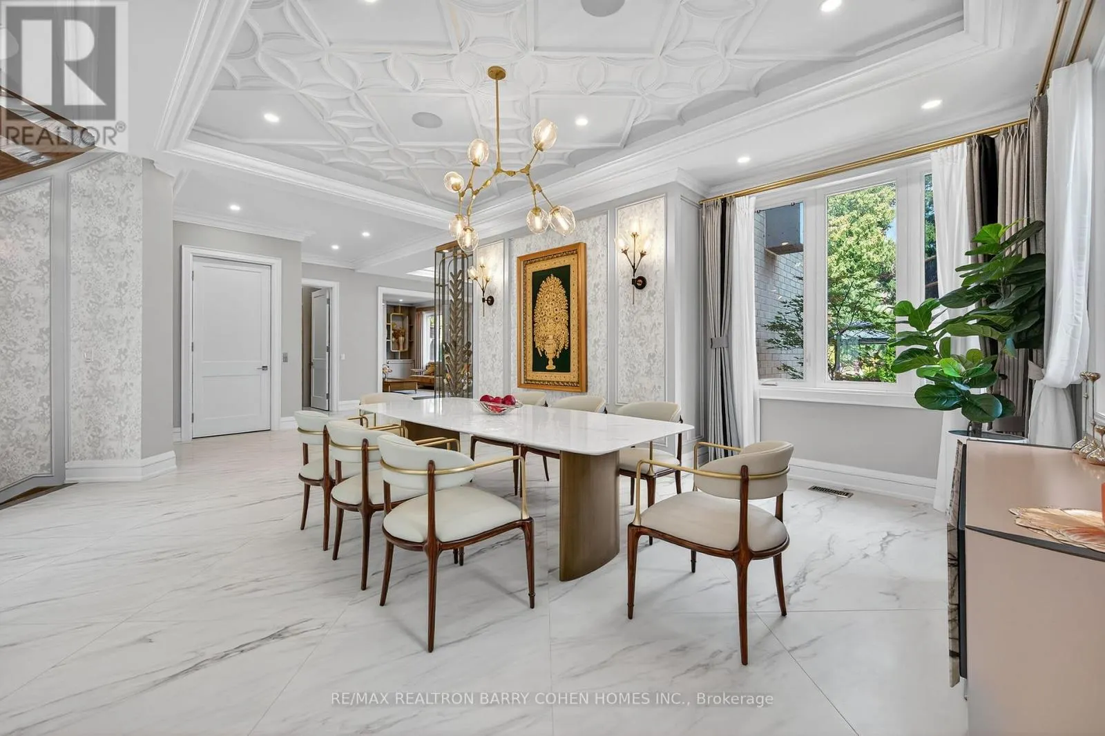 18 SUNCREST DRIVE