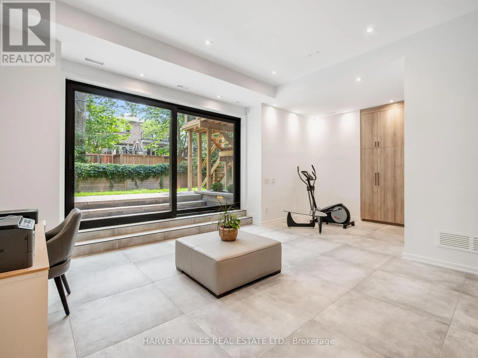 585 BEDFORD PARK AVENUE