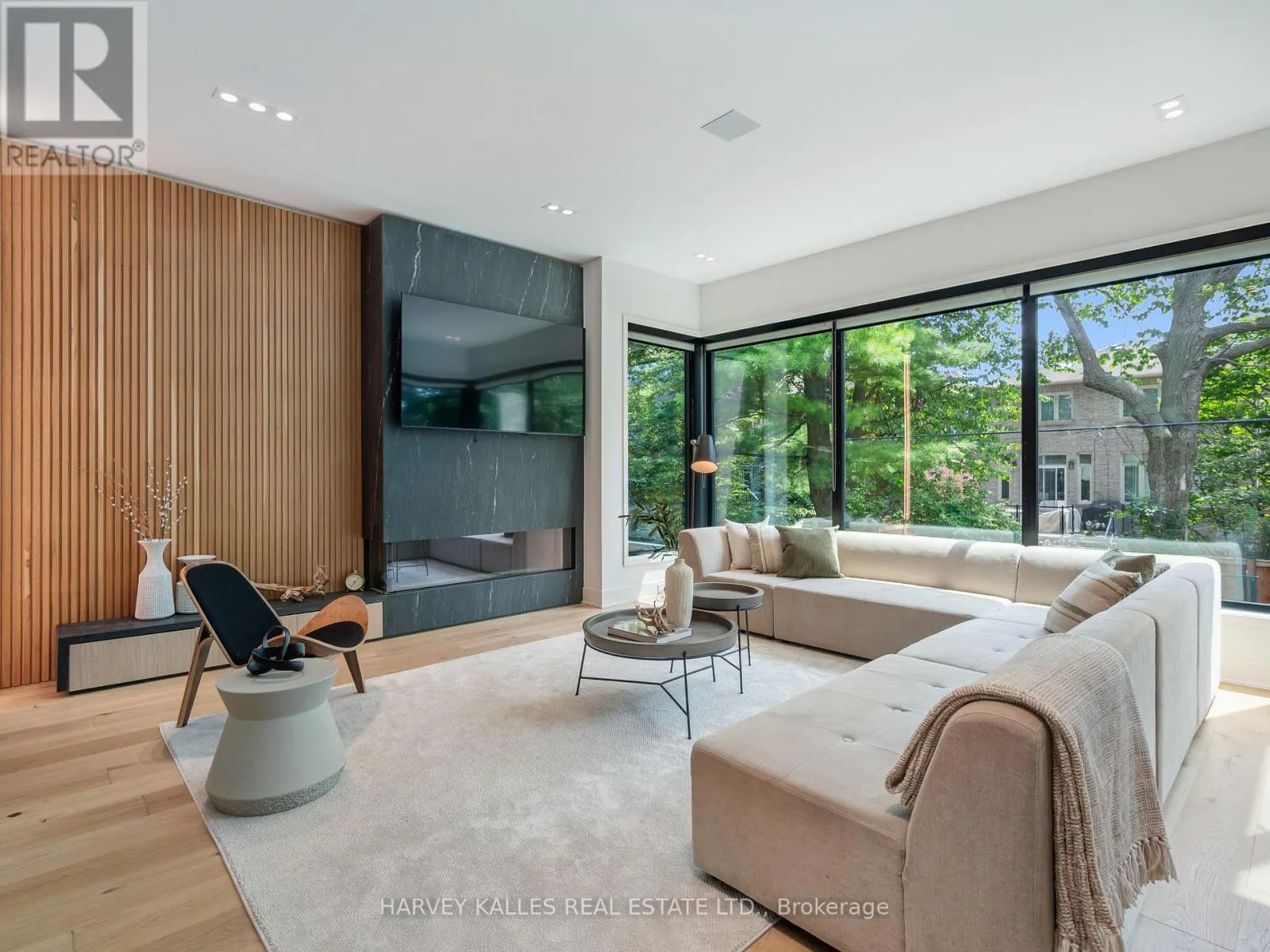 585 BEDFORD PARK AVENUE