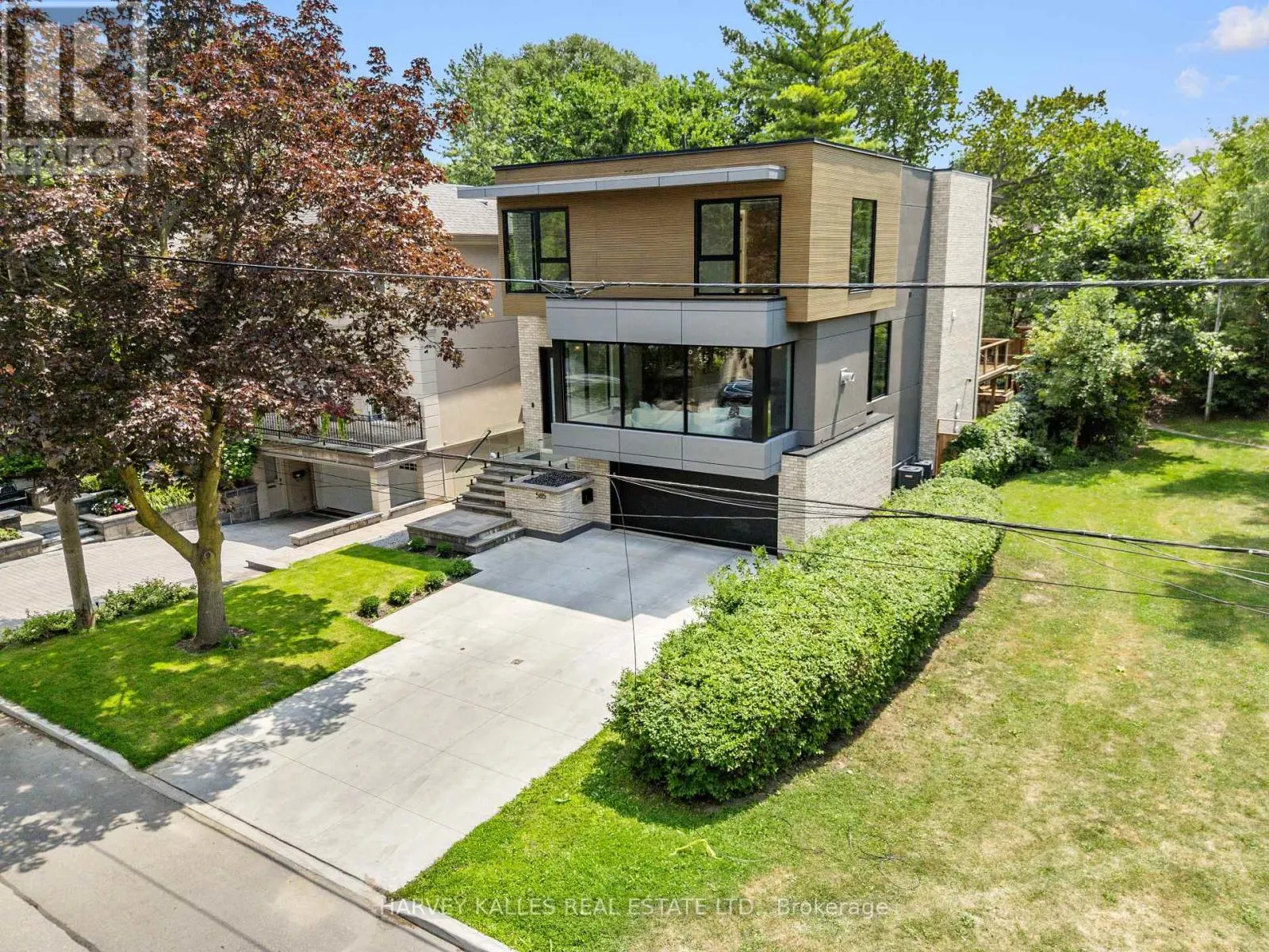 585 BEDFORD PARK AVENUE