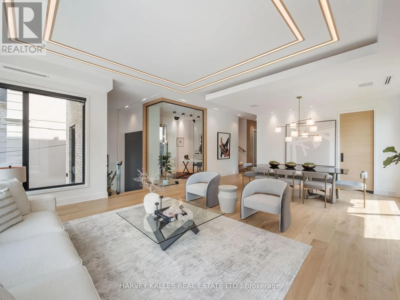 585 BEDFORD PARK AVENUE