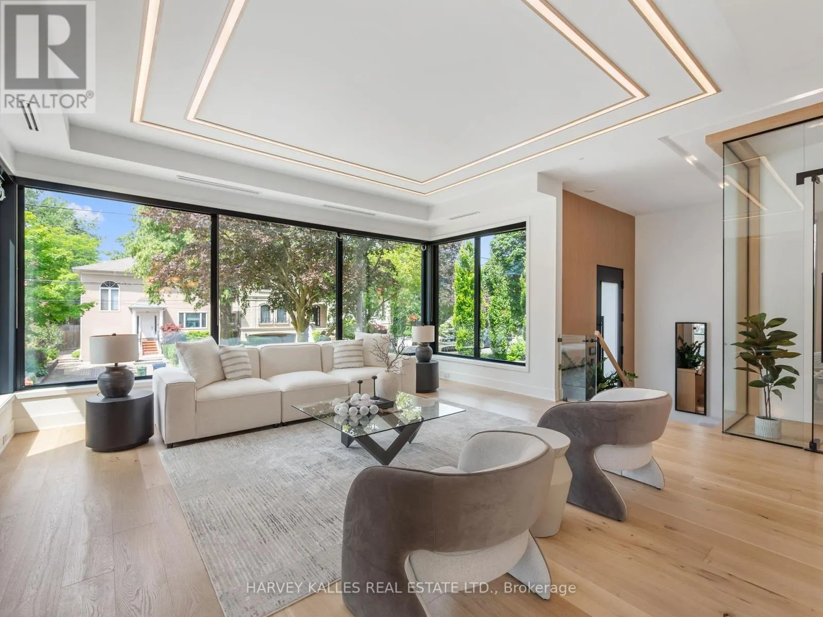 585 BEDFORD PARK AVENUE