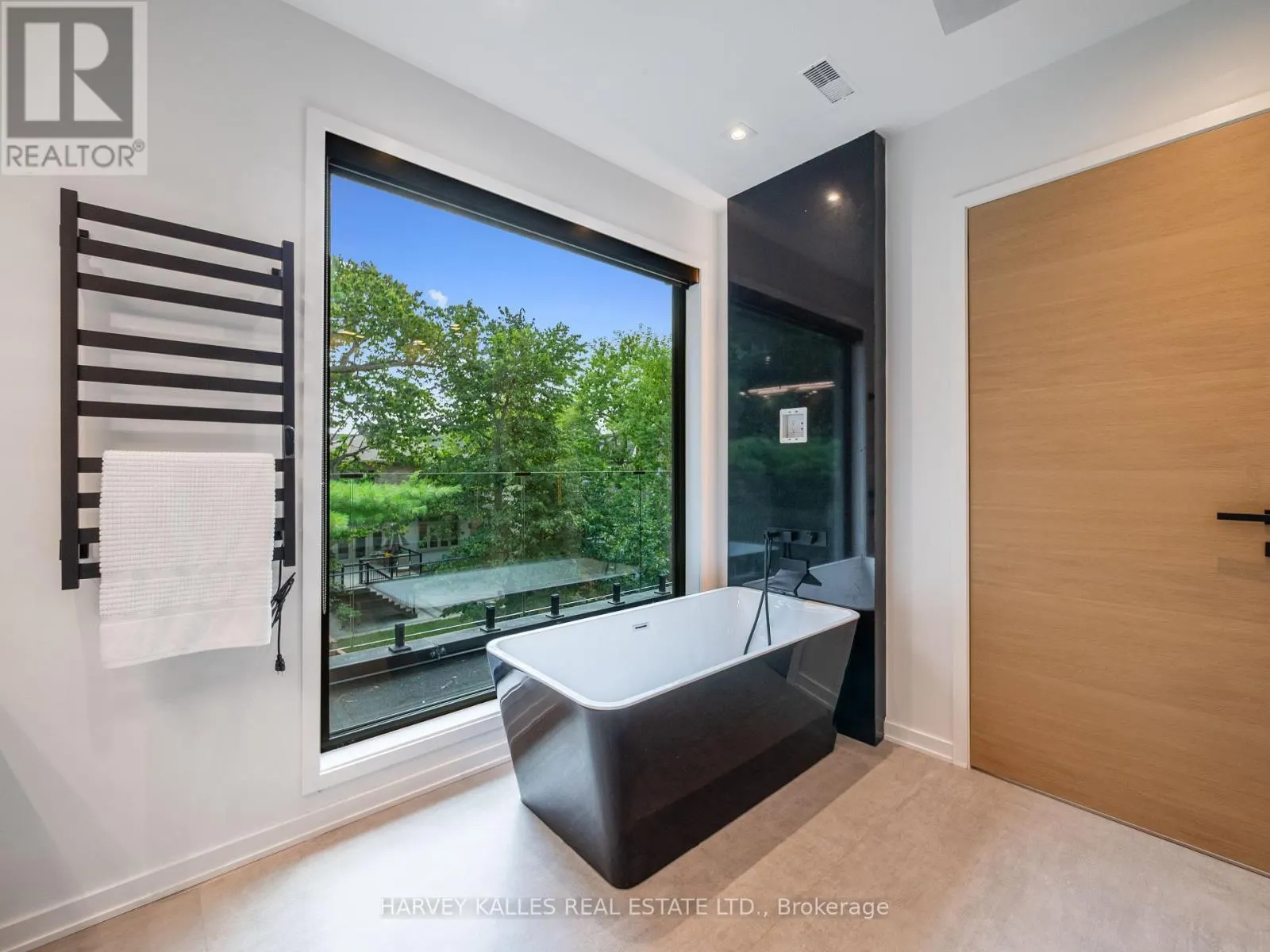 585 BEDFORD PARK AVENUE