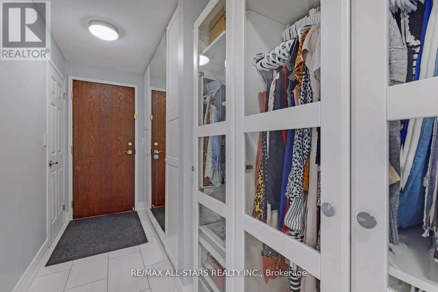 1111 - 28 PEMBERTON AVENUE