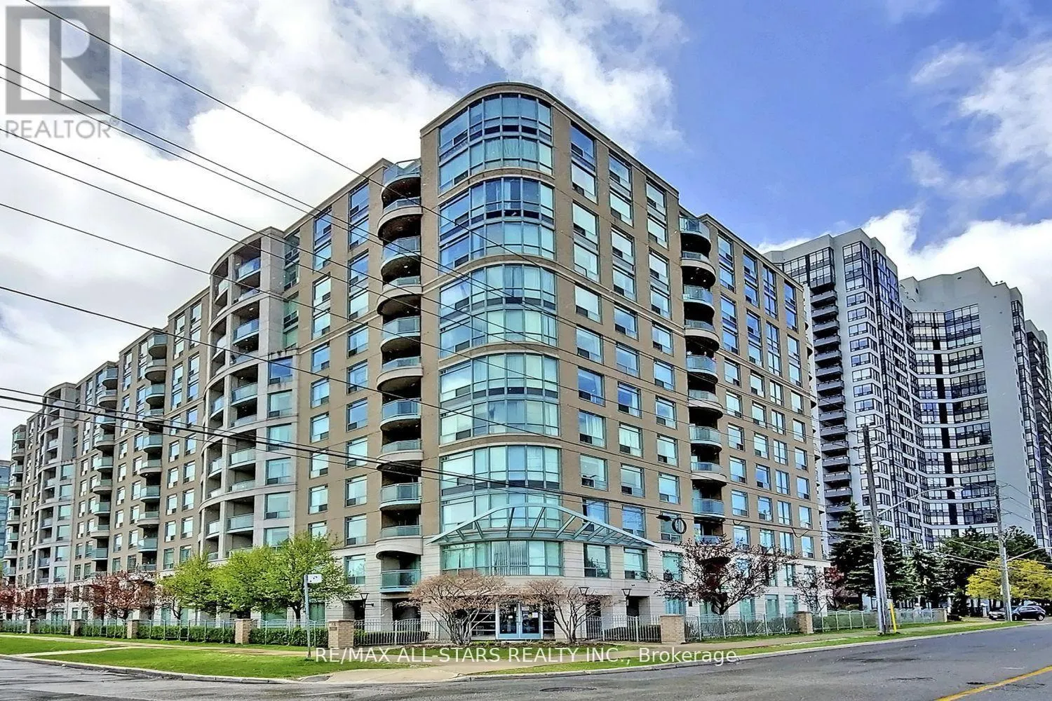 1111 - 28 PEMBERTON AVENUE