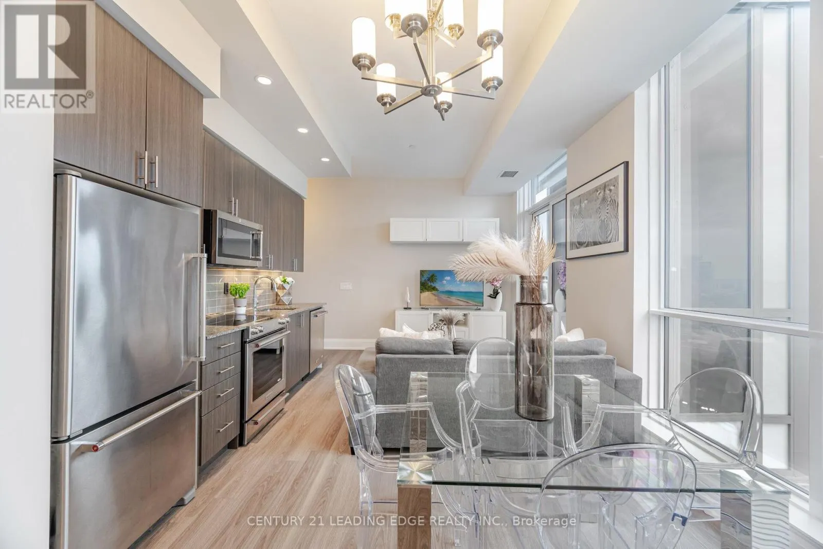 PH05 - 18 GRAYDON HALL DRIVE