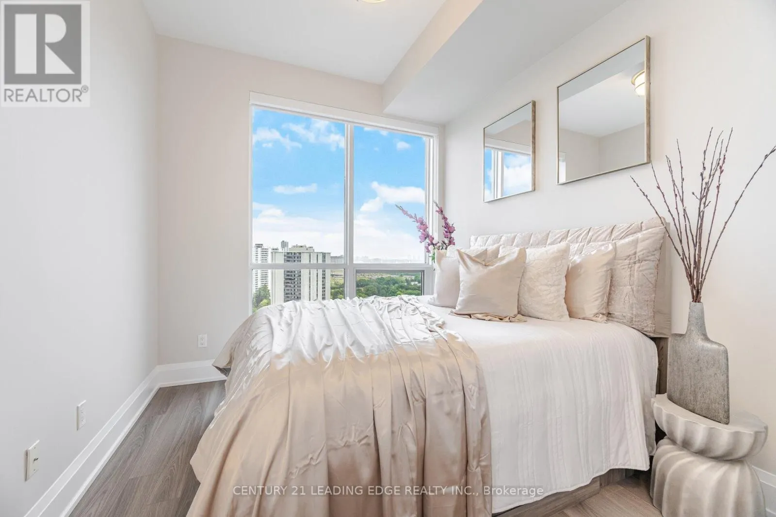 PH05 - 18 GRAYDON HALL DRIVE