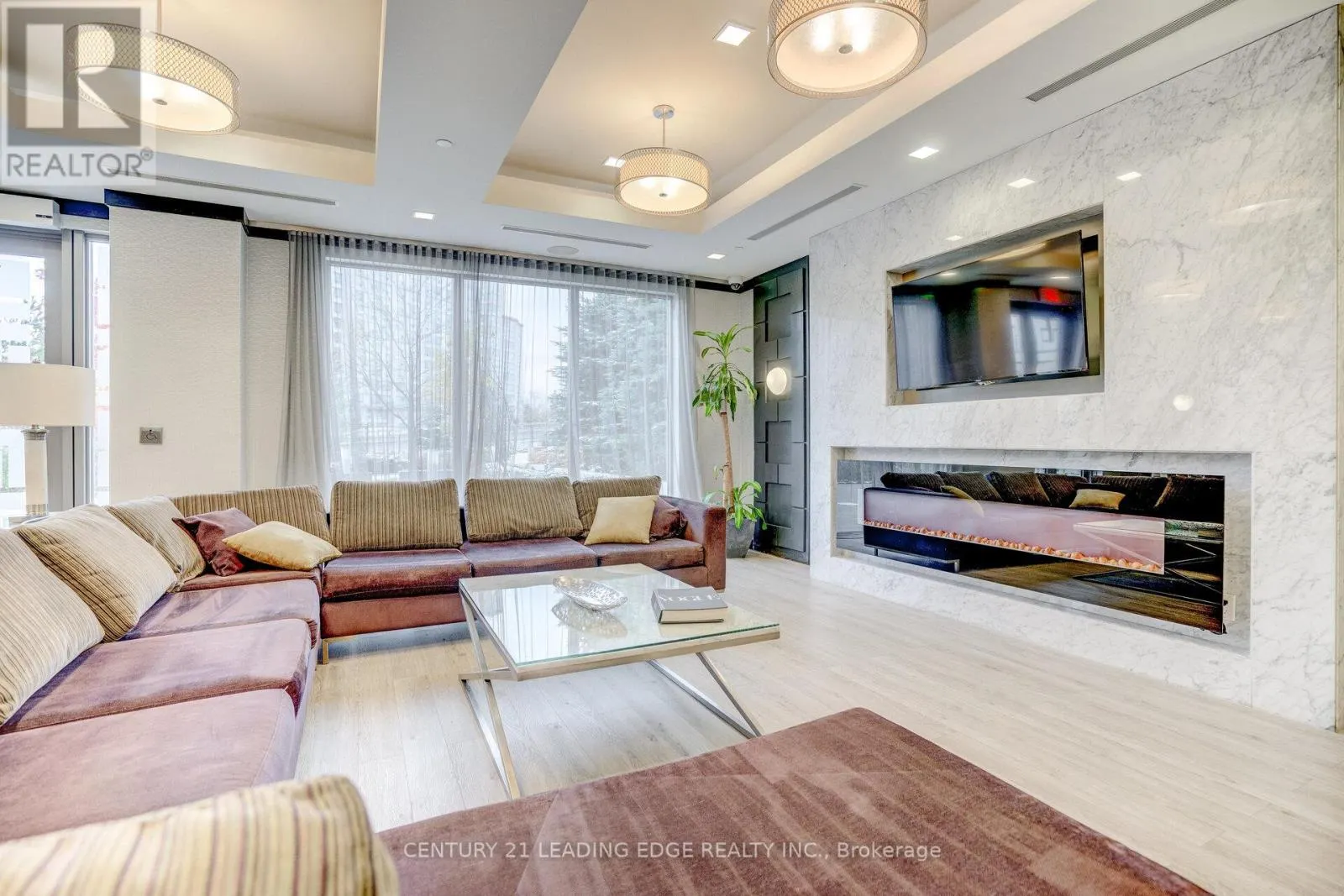 PH05 - 18 GRAYDON HALL DRIVE
