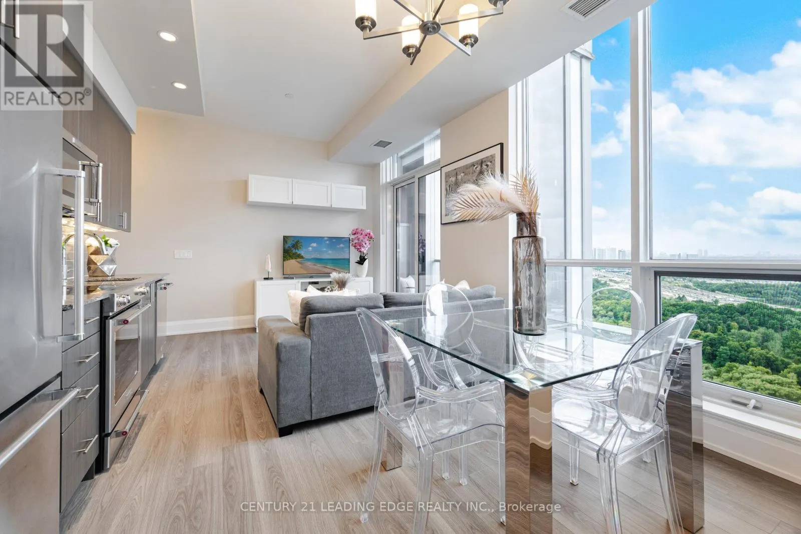 PH05 - 18 GRAYDON HALL DRIVE