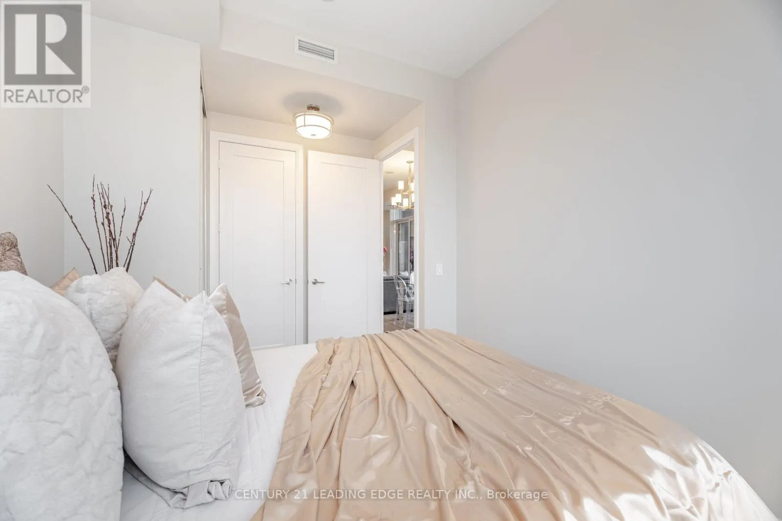 PH05 - 18 GRAYDON HALL DRIVE