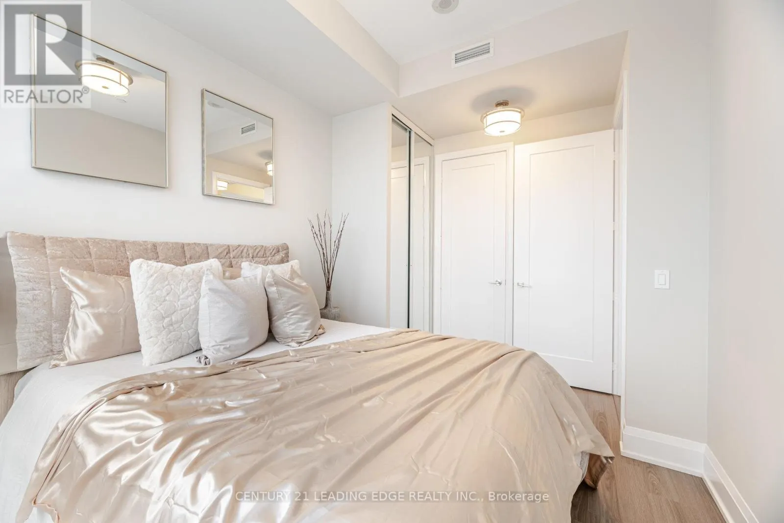 PH05 - 18 GRAYDON HALL DRIVE