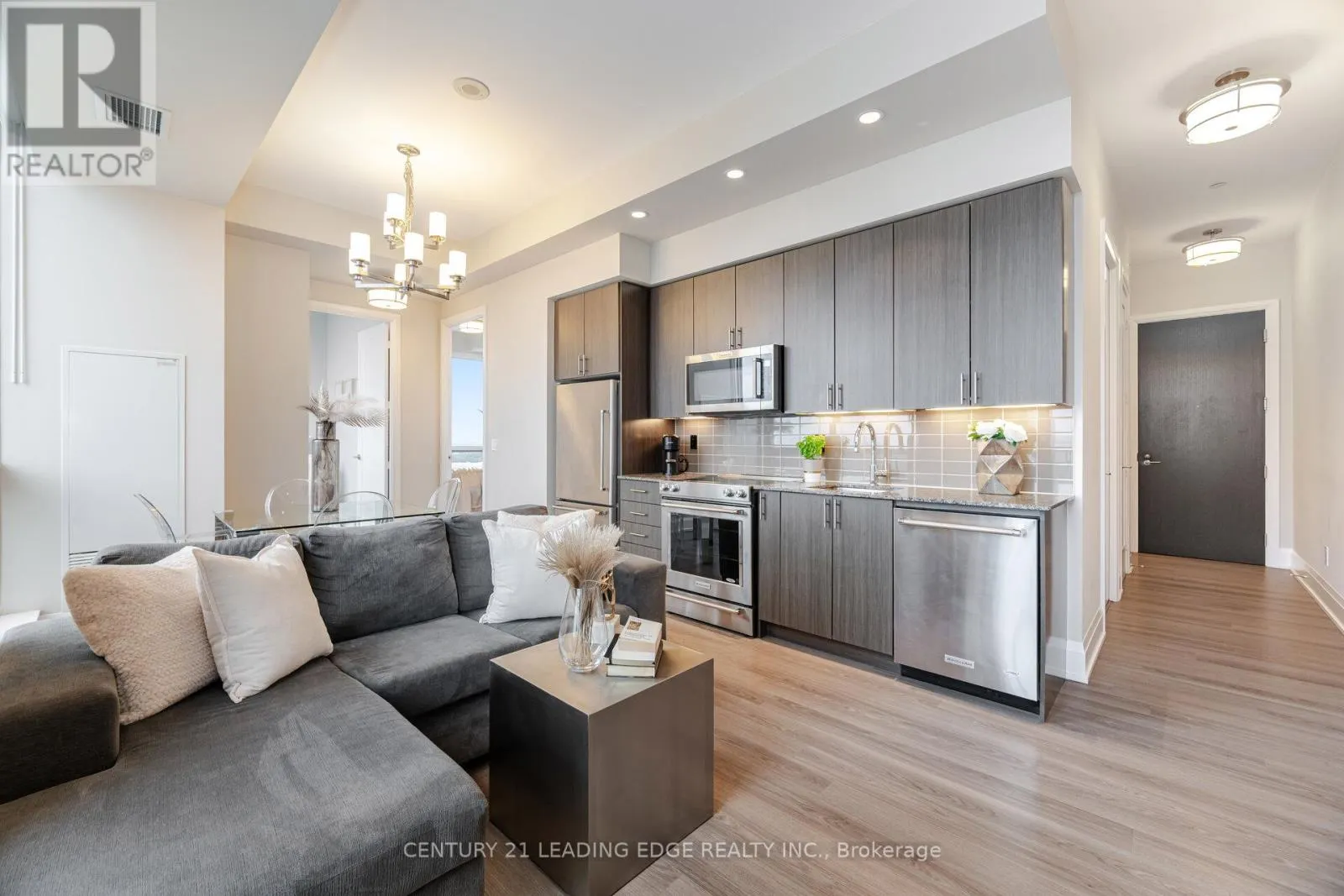 PH05 - 18 GRAYDON HALL DRIVE