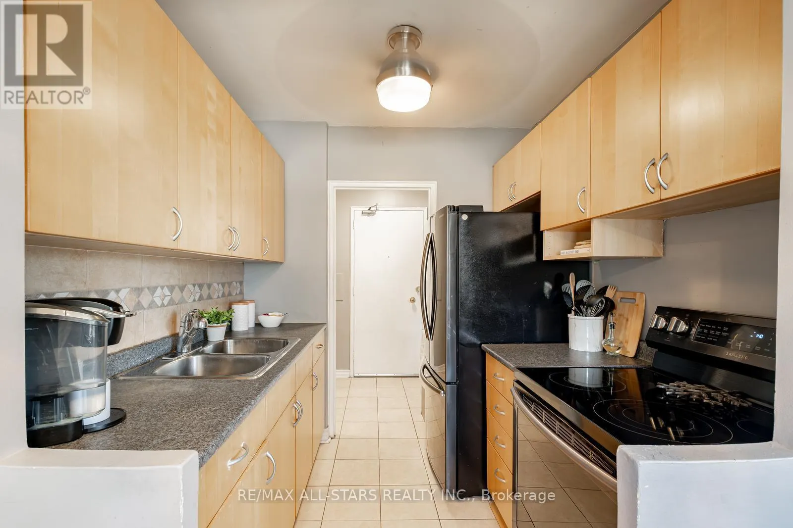 201 - 219 WILSON AVENUE