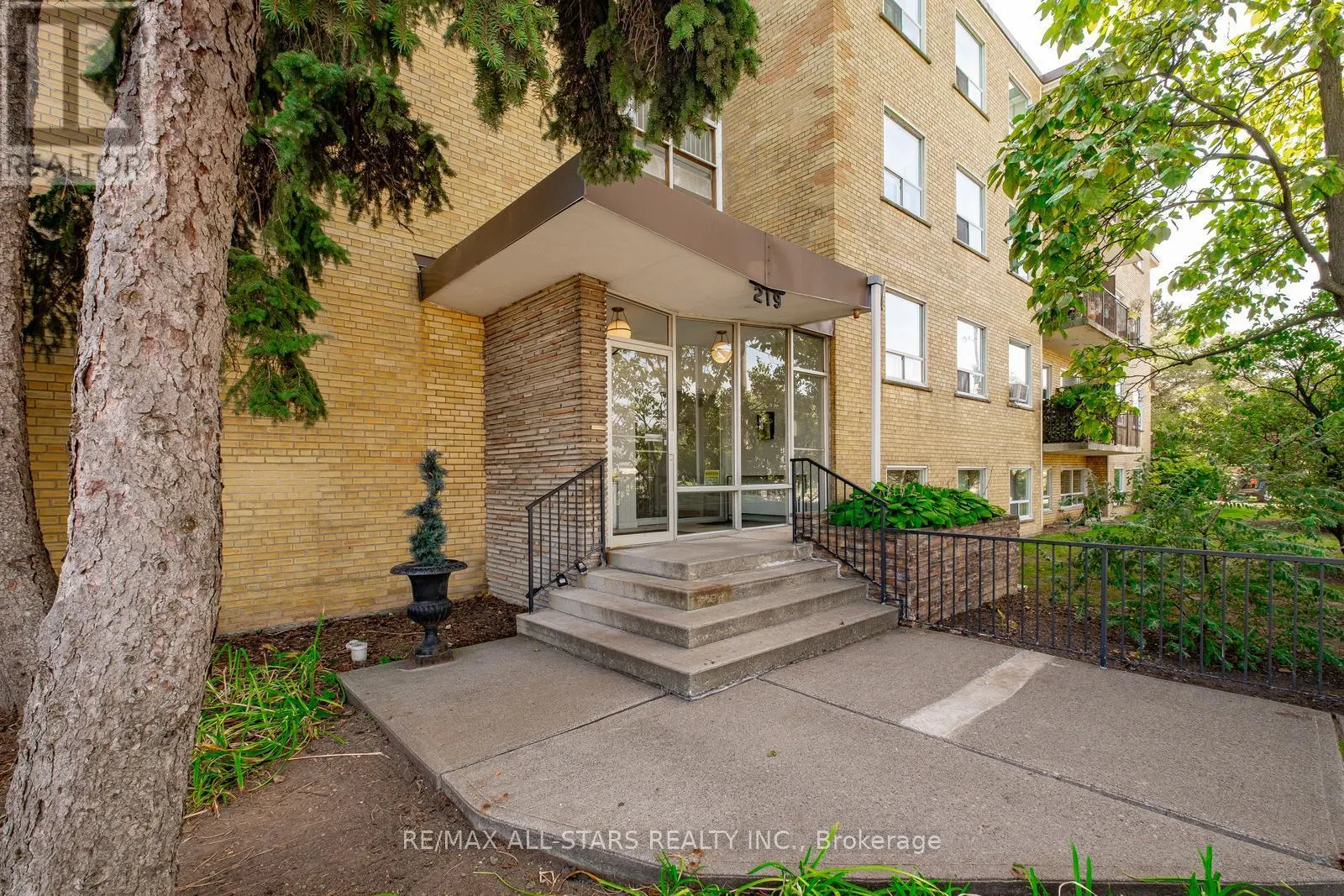 201 - 219 WILSON AVENUE