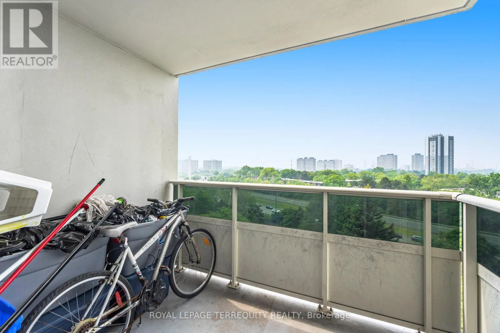 904 - 5 SHADY GOLFWAY