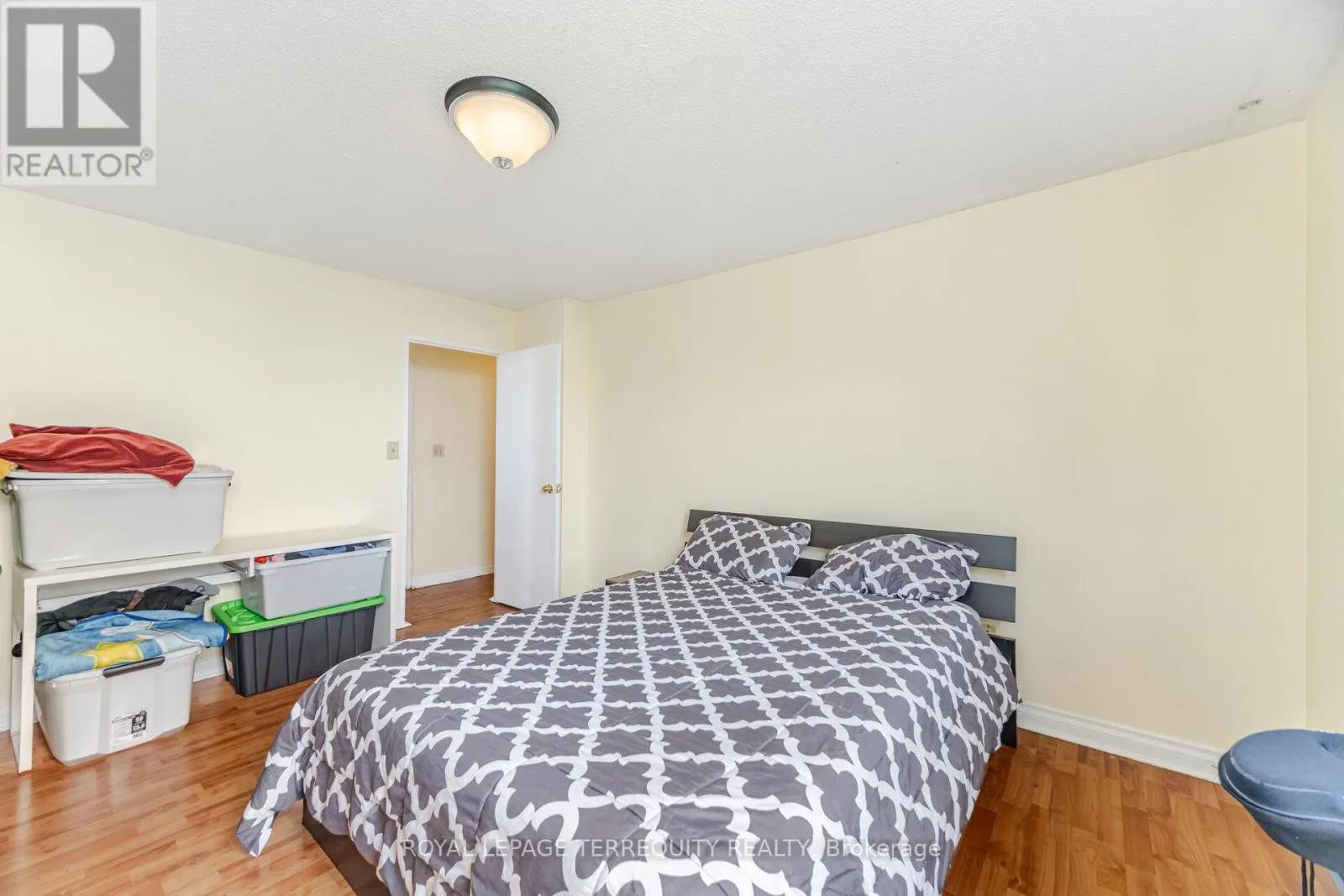 904 - 5 SHADY GOLFWAY