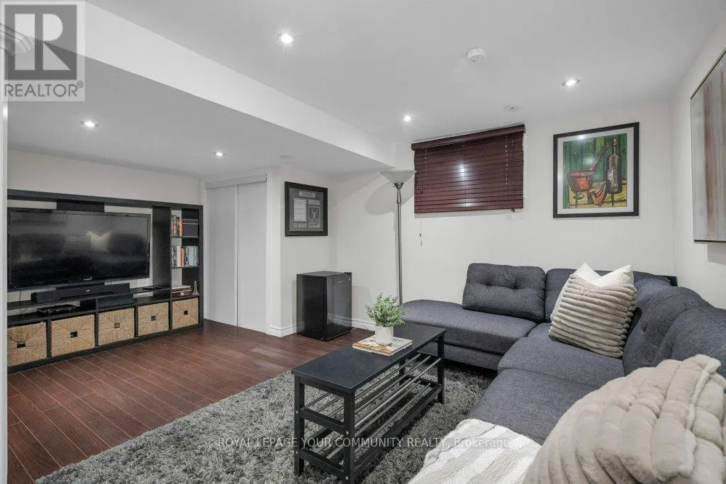 39 PEPPER VINEWAY