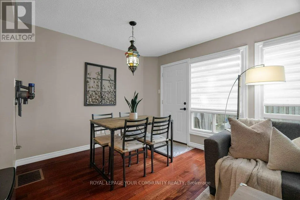 39 PEPPER VINEWAY