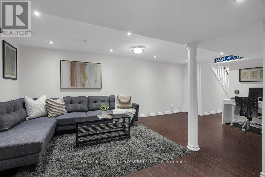 39 PEPPER VINEWAY