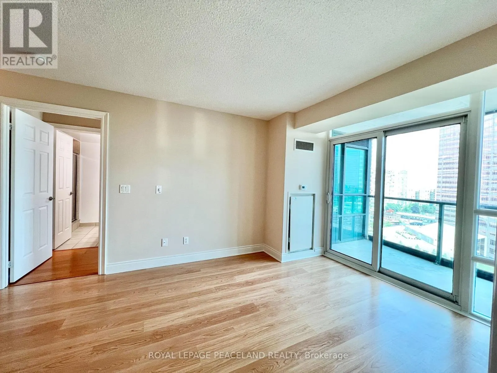 1404 - 15 GREENVIEW AVENUE