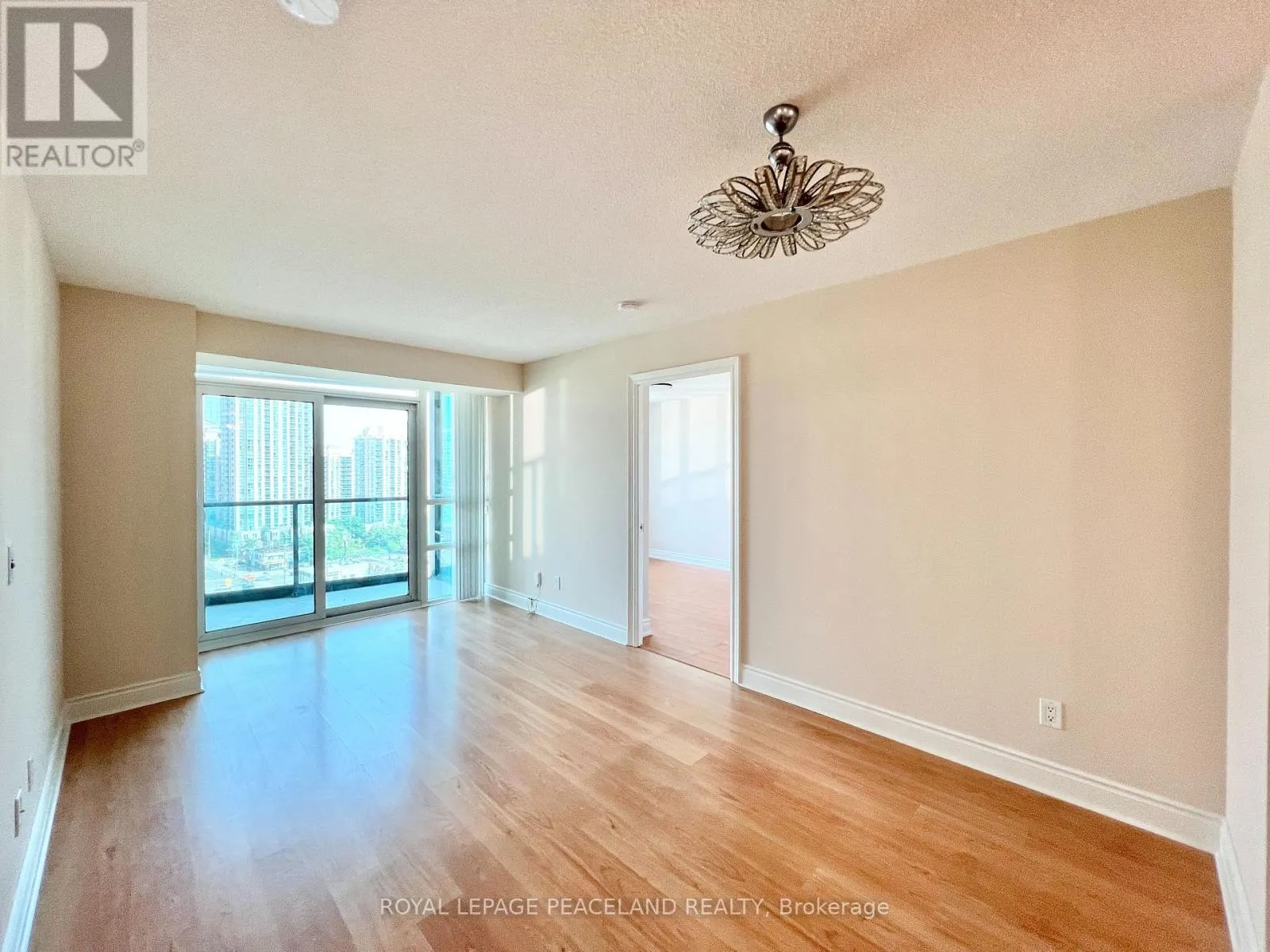 1404 - 15 GREENVIEW AVENUE
