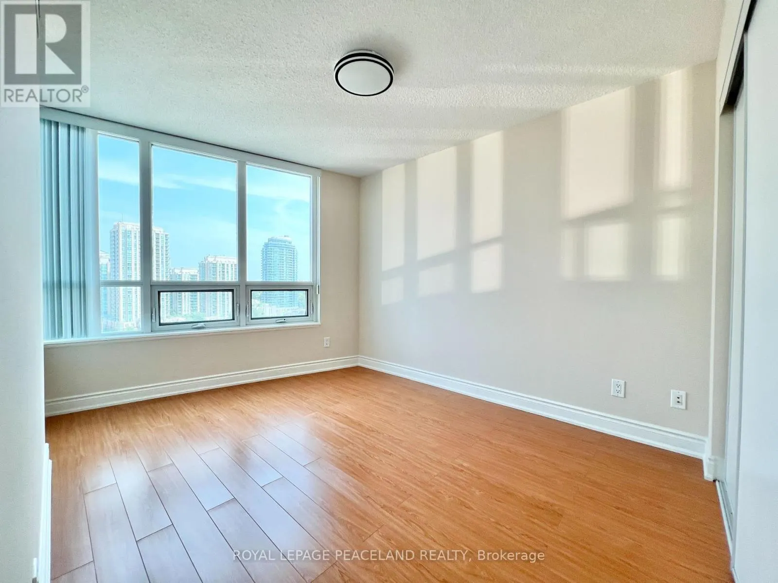 1404 - 15 GREENVIEW AVENUE