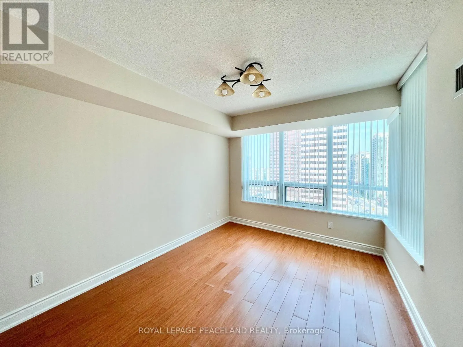 1404 - 15 GREENVIEW AVENUE