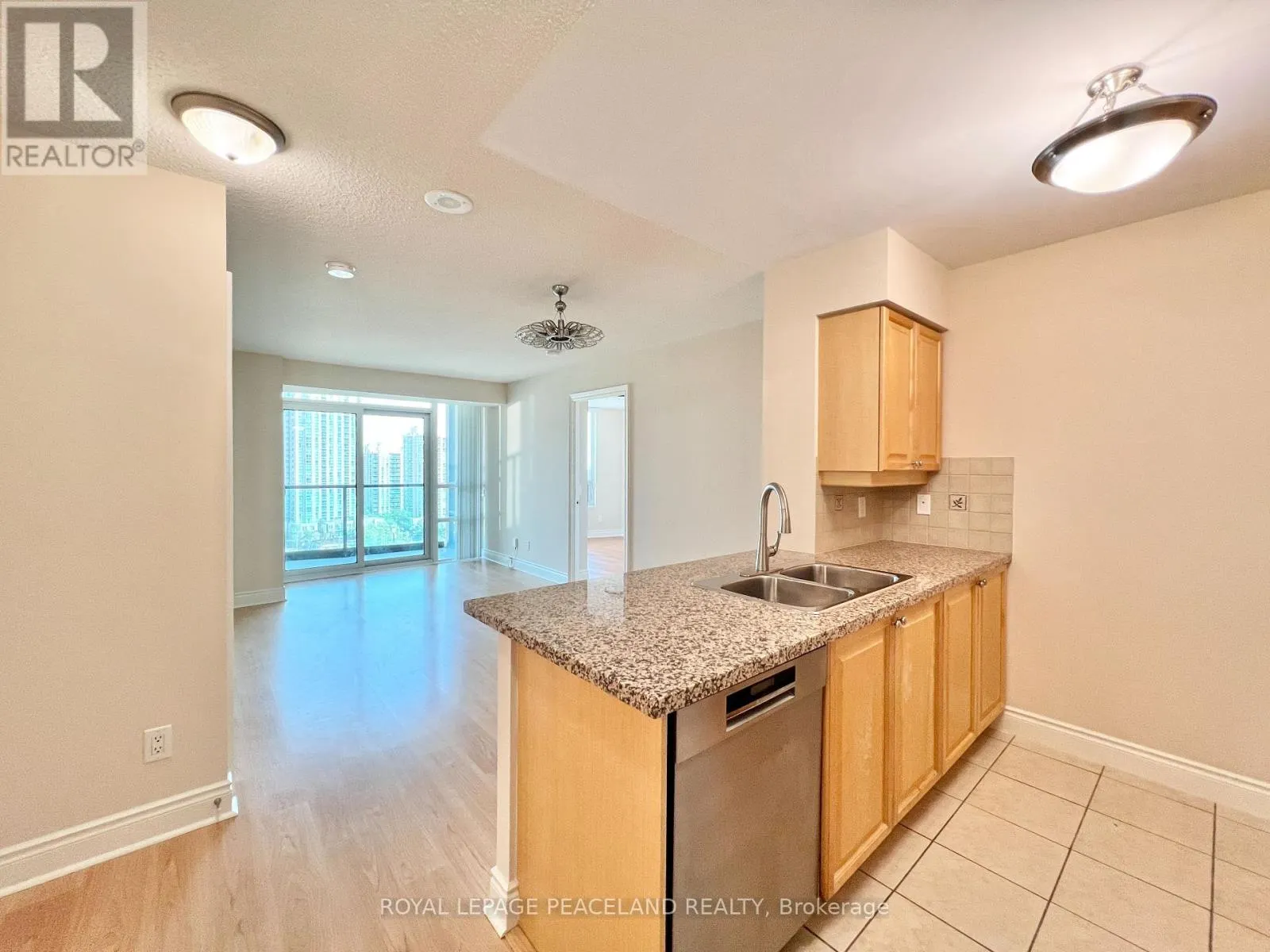 1404 - 15 GREENVIEW AVENUE