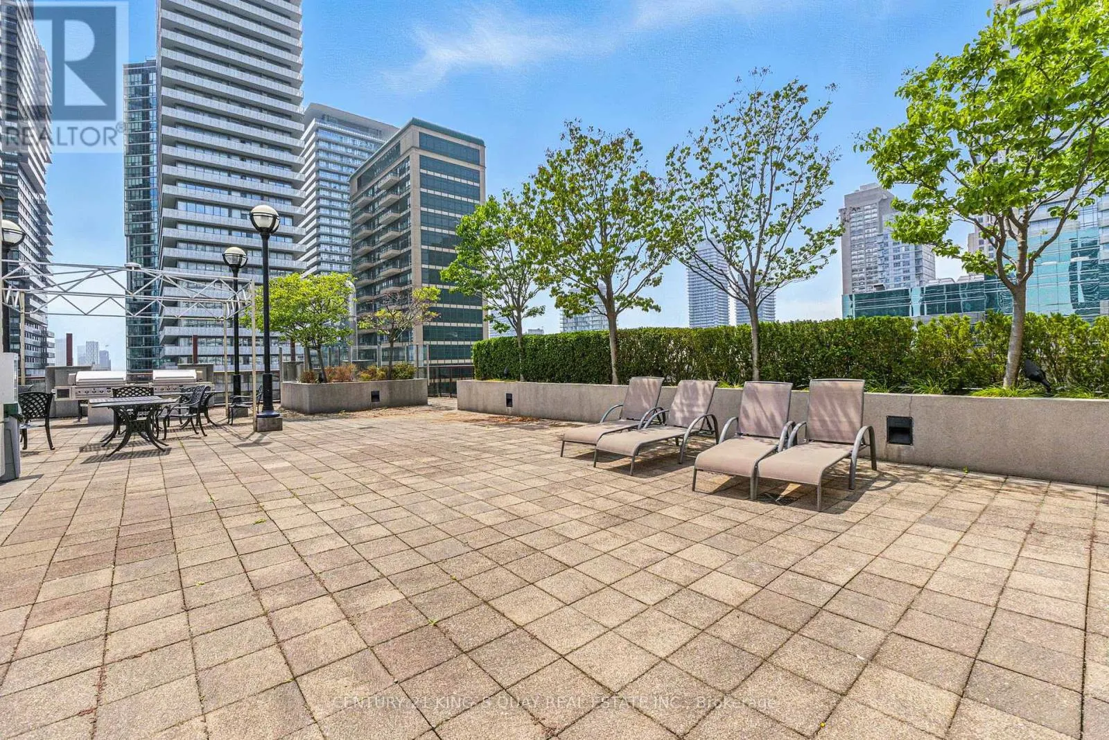 810 - 85 BLOOR STREET E