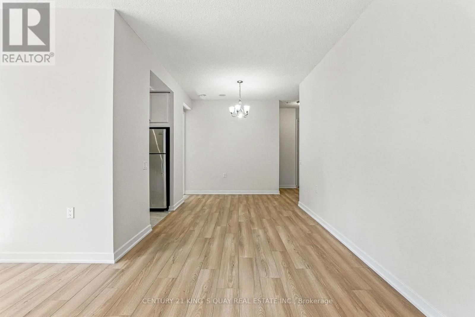 810 - 85 BLOOR STREET E