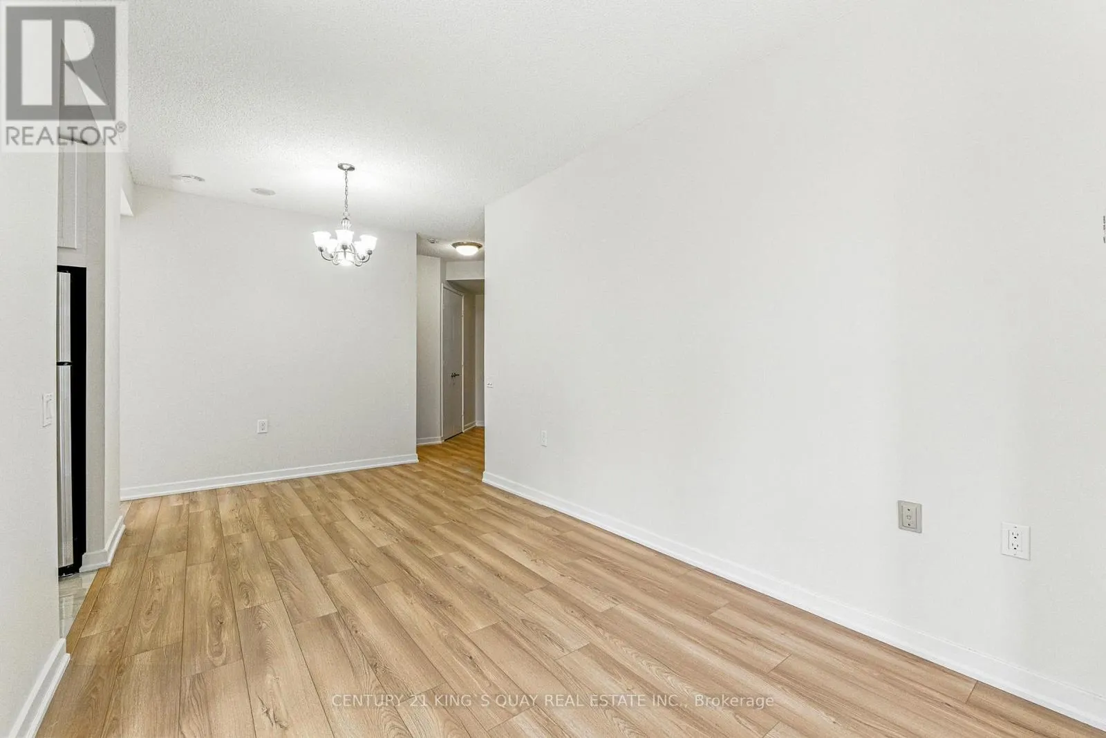 810 - 85 BLOOR STREET E