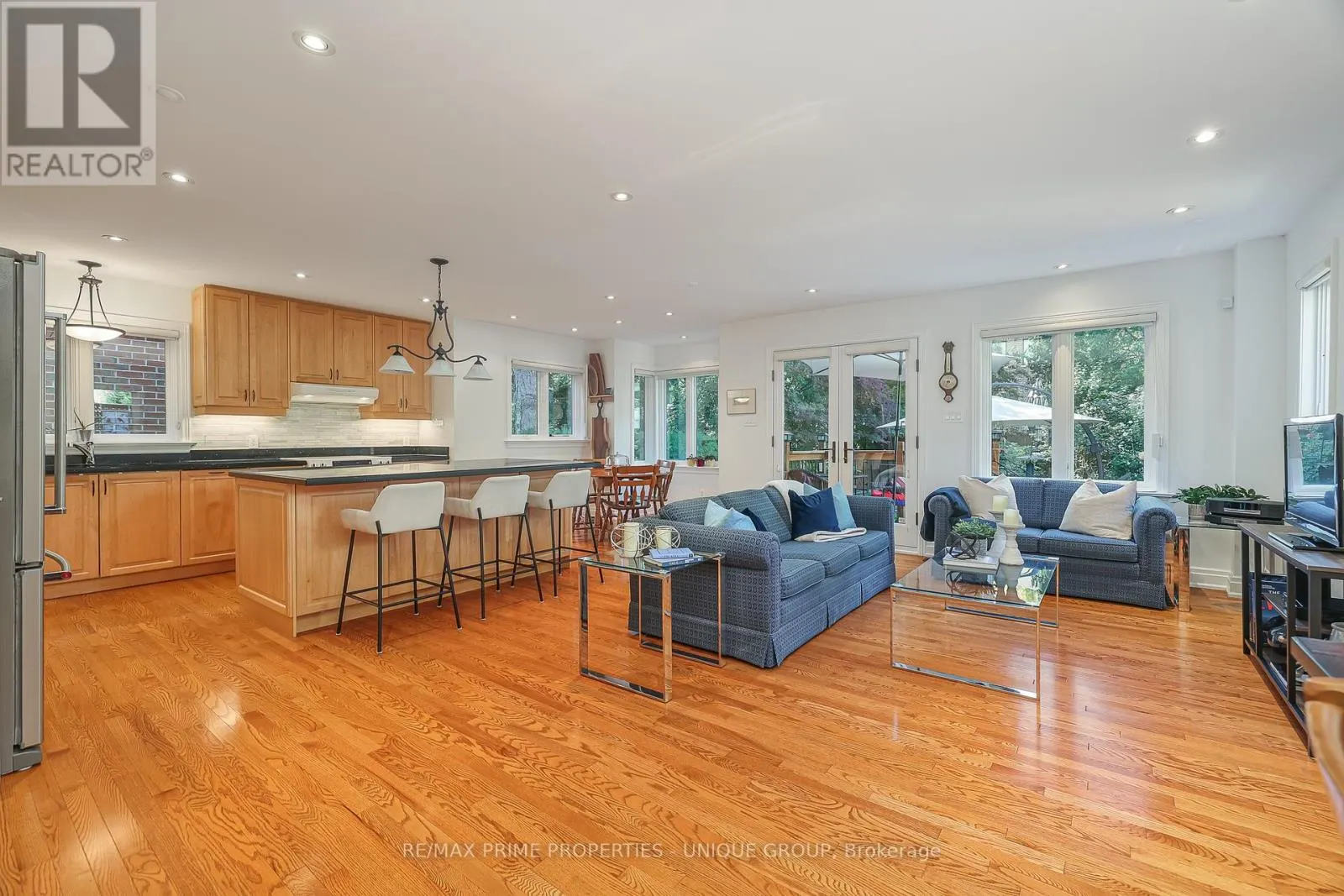 4 TANAGER AVENUE