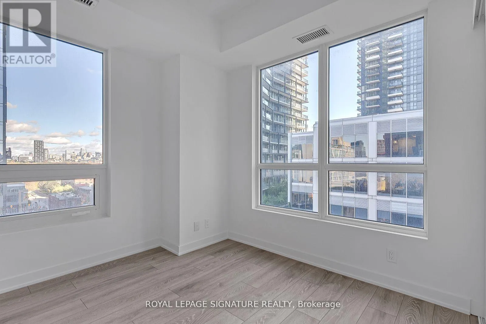 1003 - 108 PETER STREET