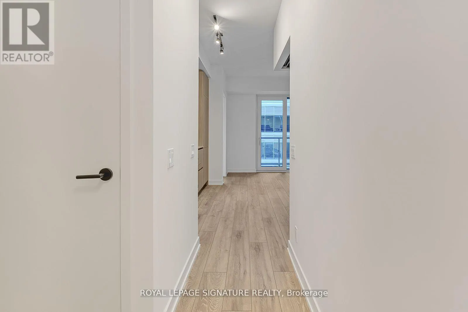 1003 - 108 PETER STREET