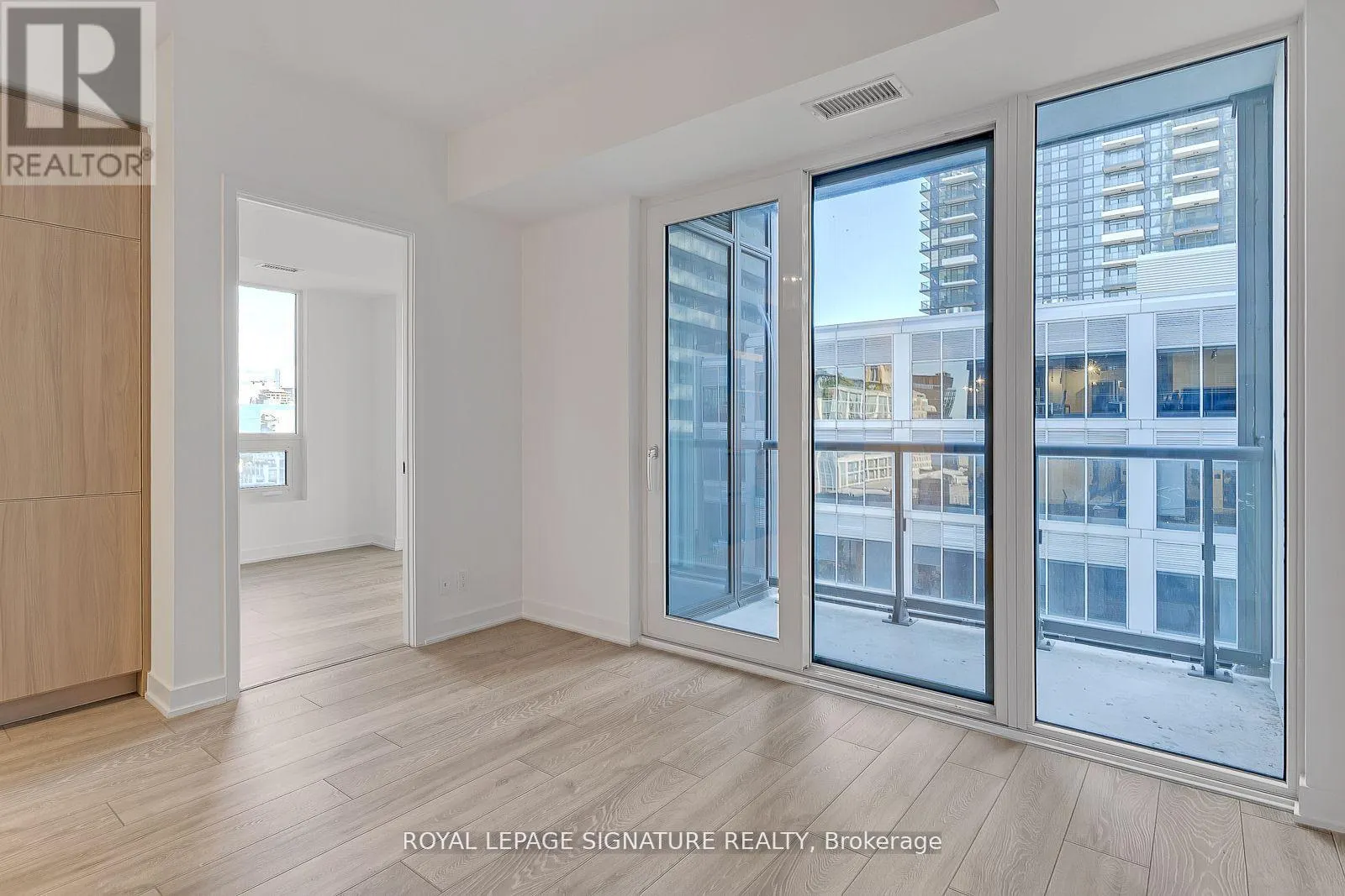 1003 - 108 PETER STREET