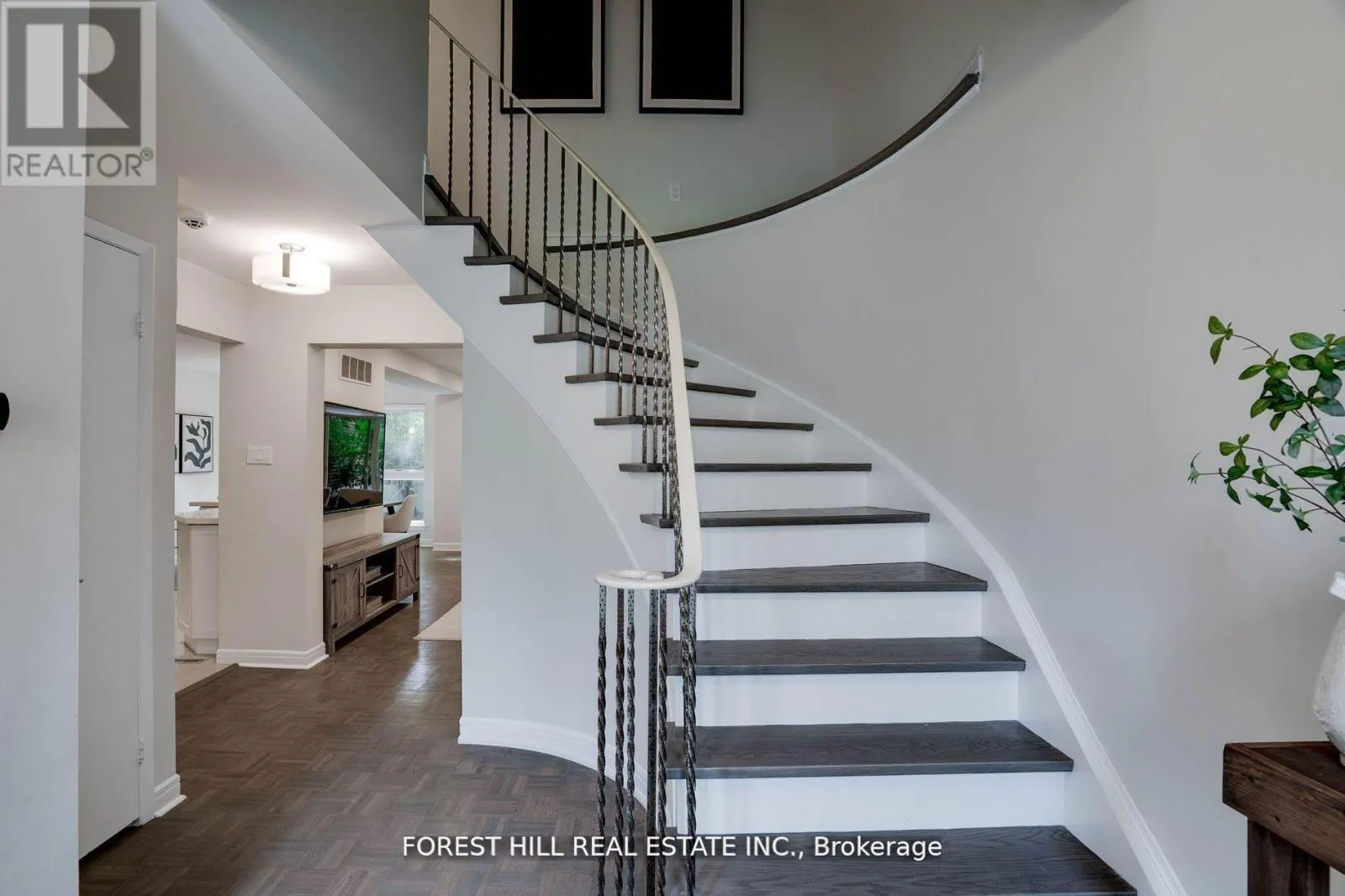 11 SCENIC MILL WAY