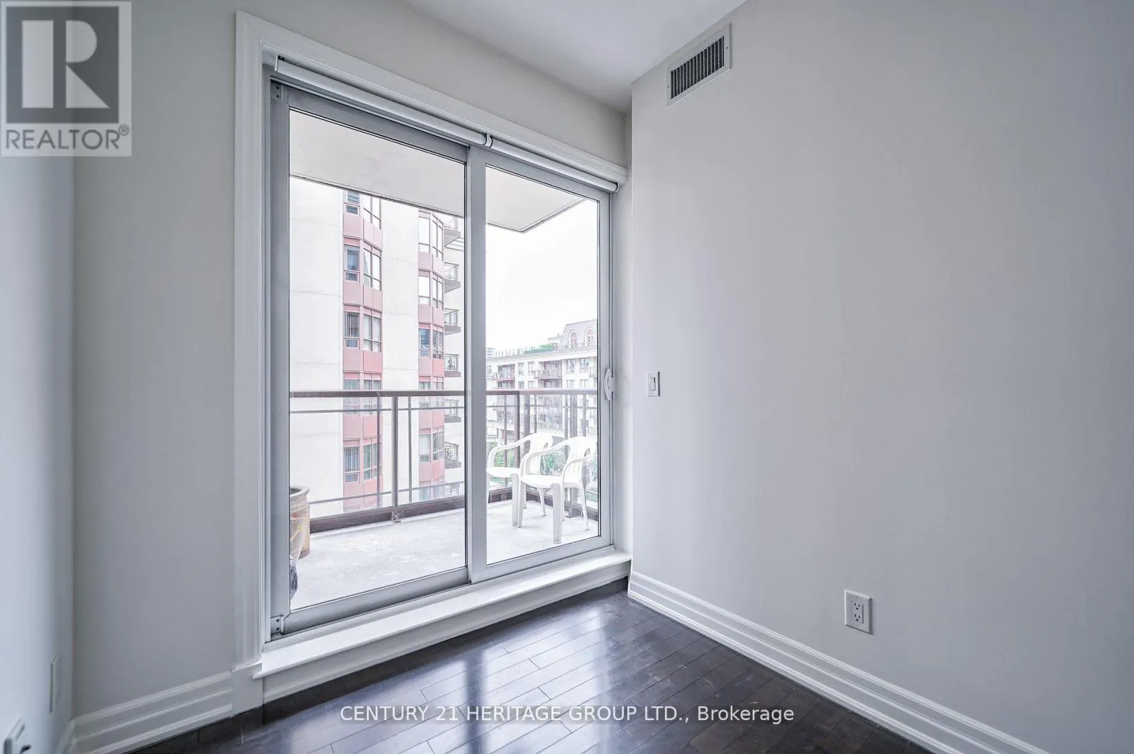 501 - 23 REAN DRIVE