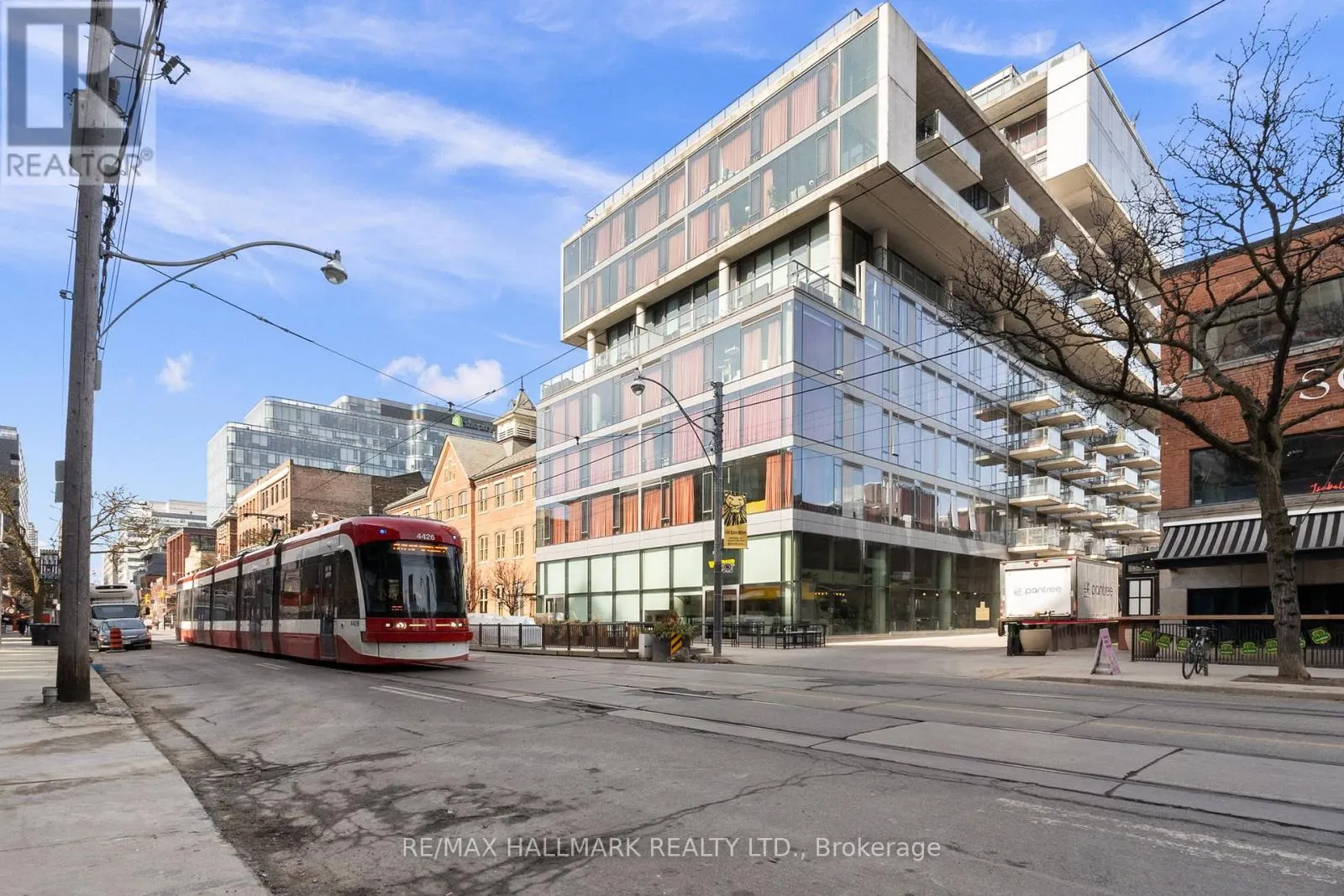 206 - 560 KING STREET W