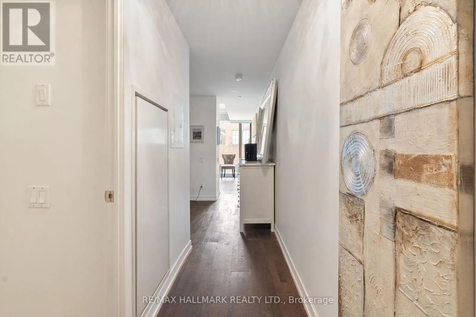 206 - 560 KING STREET W