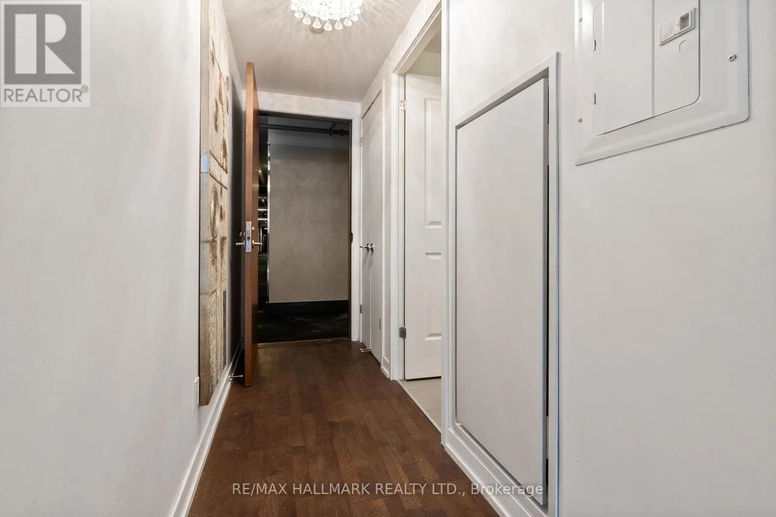 206 - 560 KING STREET W