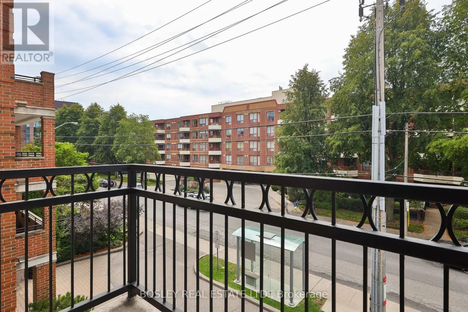 306 - 928 MILLWOOD ROAD