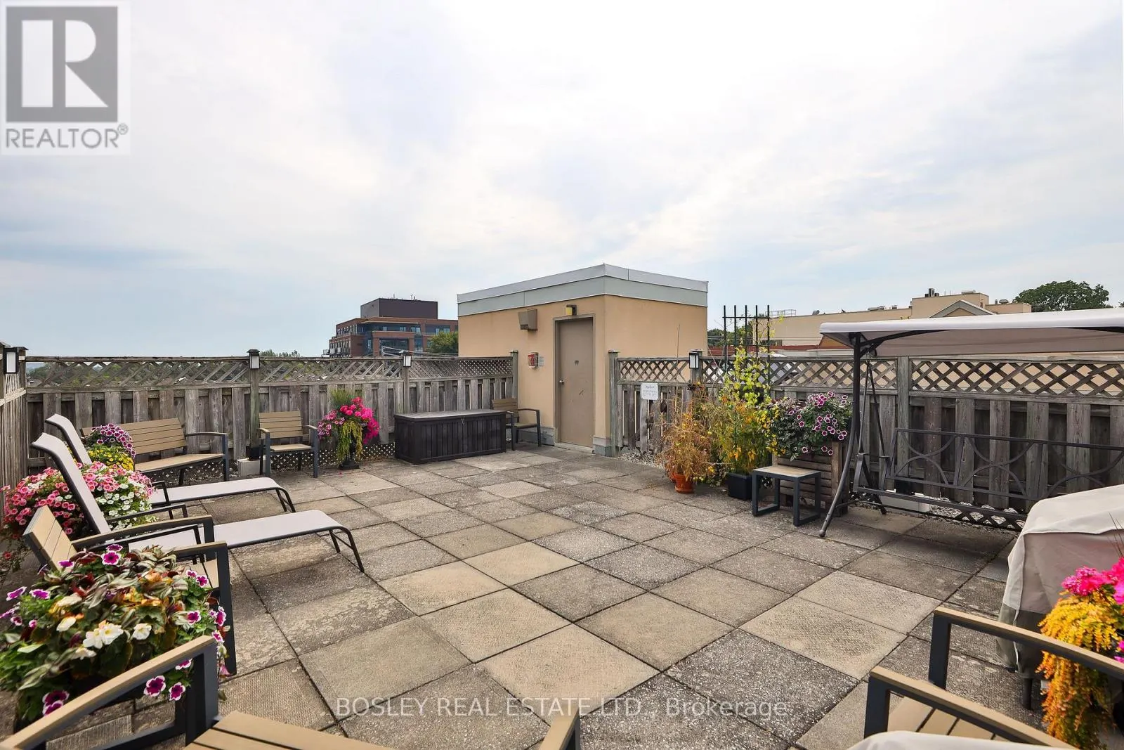 306 - 928 MILLWOOD ROAD