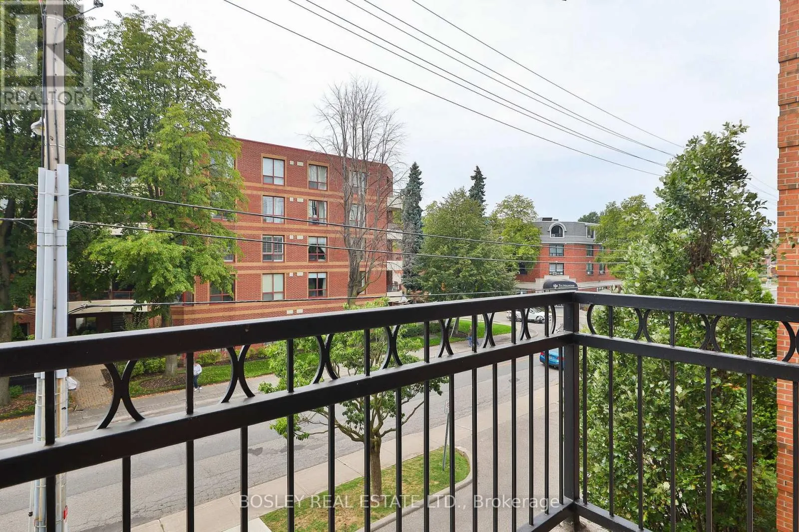 306 - 928 MILLWOOD ROAD