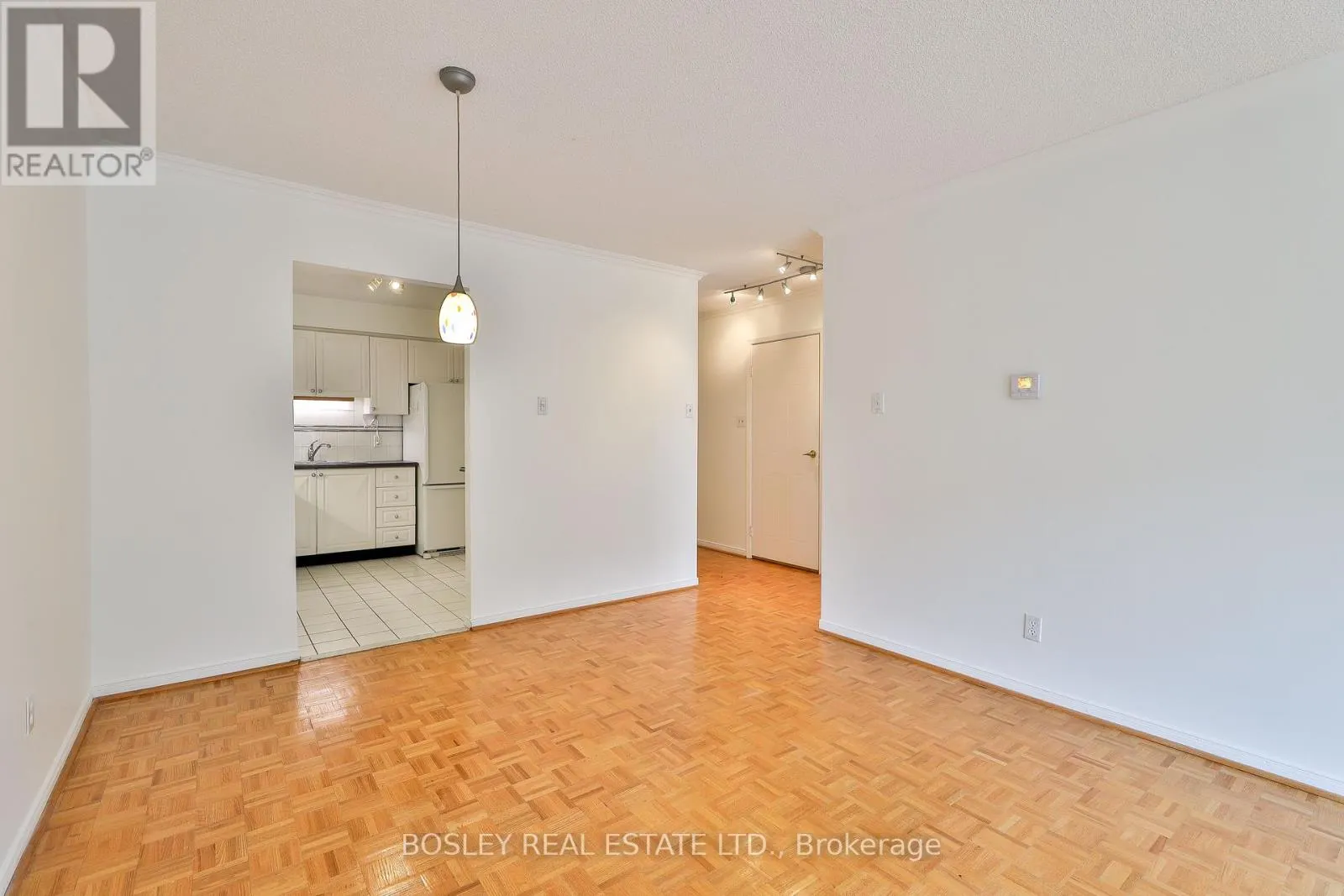 306 - 928 MILLWOOD ROAD