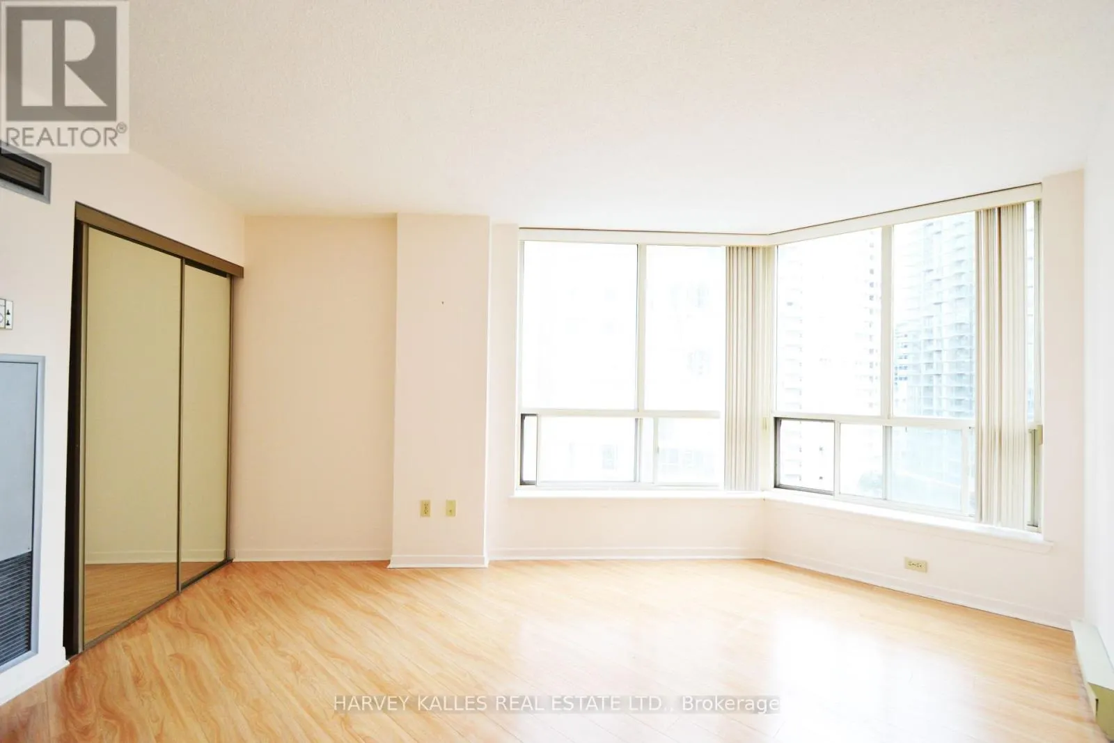 1103 - 44 ST JOSEPH STREET